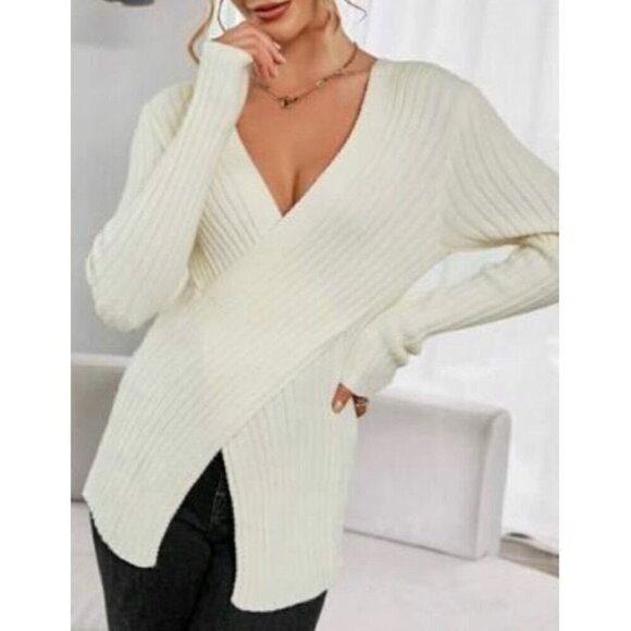 Beautiful Crossover Ribbed Knit - V neck Sweater - Picture 3 of 6